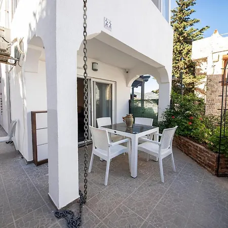 Fantastic Close To Beach With Balcony And Backyard In Bodrum Willa Gumbet