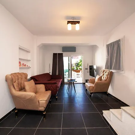 Fantastic Close To Beach With Balcony And Backyard In Bodrum Willa