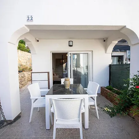 Fantastic Close To Beach With Balcony And Backyard In Bodrum Willa Gumbet